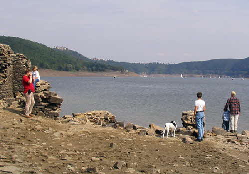 Ruinen im Edersee bei Niedrigwasser